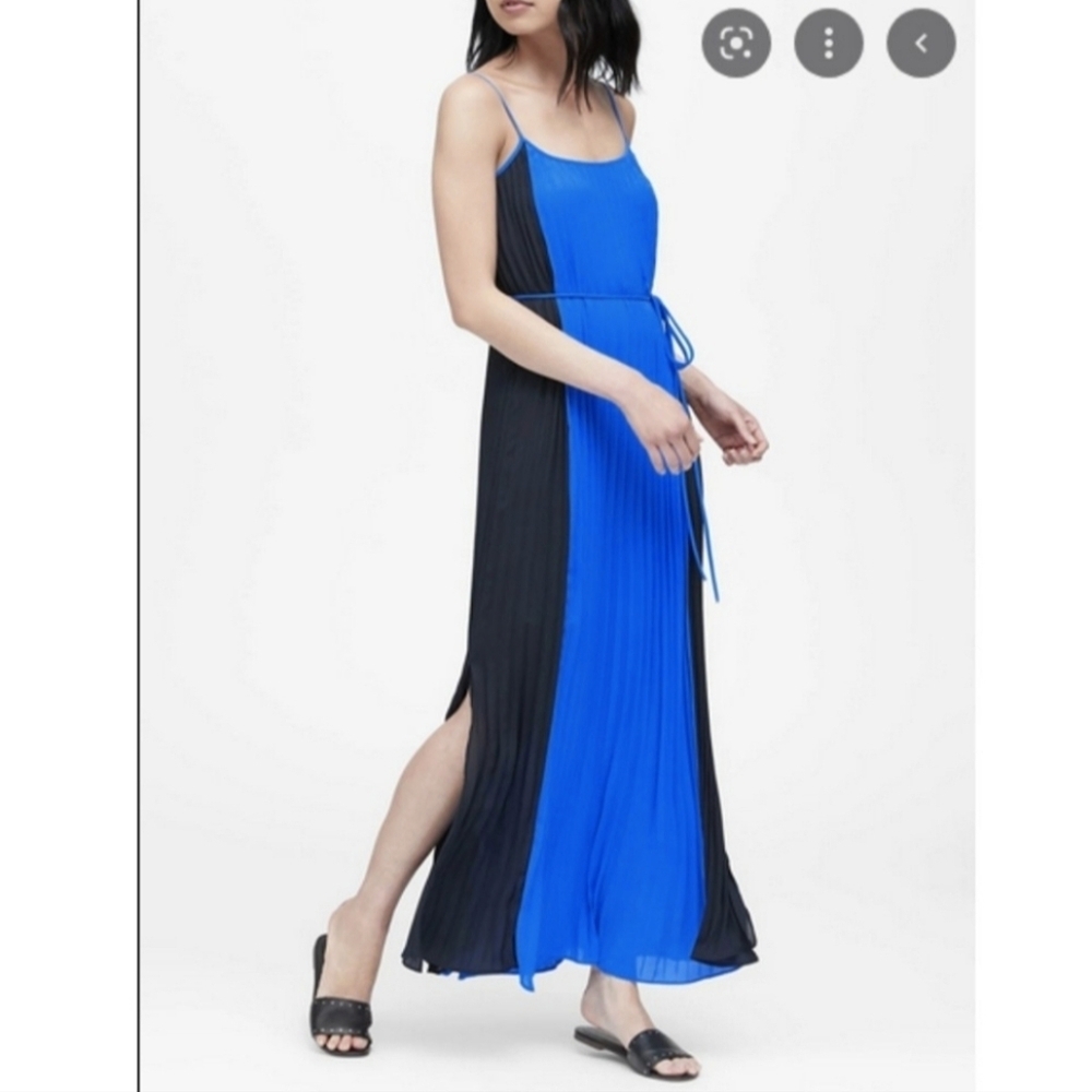 Banana Republic Size 2 Colorblock Blue Pleated Maxidress